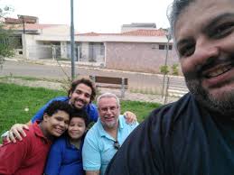 Casal celebra Dia dos Pais em dose dupla no interior de SP e fala sobre  desafios da paternidade e luta contra o preconceito