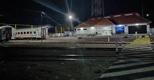 Maybe you would like to learn more about one of these? Dunia Dalam Kereta 5 Film Dengan Latar Belakang Kereta Api Yusron Sayoga