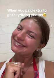 I genuinely don't know who that person is😅 #skydiving #fail