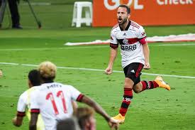 Em 2017, colocou no ar o canal o jogo do inter, no youtube, no qual posta versões de músicas da torcida colorada e vlogs de jogos no beira rio. Everton Ribeiro Exalta Briga Pela Lideranca Entre Fla E Inter Belo Jogo
