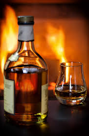 Aceasta face parte din familia băuturilor alcoolice spirtoase, care în momentul în care a fost produsă era consumată pentru beneficiile terapeutice pe care le oferea. A Fost Scoasa La Licitatie Cea Mai Veche Sticla De Whisky Din Romania Ce Varsta Are Si Care Este Pretul De Pornire Mobile