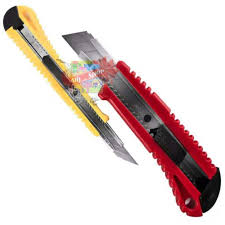 Siapkan beberapa kertas origami dengan warna yang berbeda, penggaris, pensil, dan juga pita berbagai warna. Cutter Pisau Besar Kecil Pemotong Kertas Karter Tajam Cutter Knife Pen Berkualitas Termurah 1 Set Isi 2pcs Terbaru Agustus 2021 Harga Murah Kualitas Terjamin Blibli