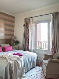 Wand Streifen Schlafzimmer Braun Beige Horizontal Fuchsia Akzente Schlafzimmer Design Schlafzimmergardinen Schlafzimmer Ideen Gemutlich