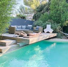Yasss Lovely Little Overhanging Deck This Design Is Not Perfect But The Concept Is Great Swimming Pools Backyard Small Pool Design Swimming Pool Designs
