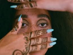 Henna tattoos do not hurt at all since there are no needles used. The Sun Moon Henna Tattoos Azeema