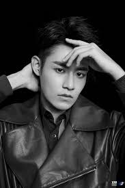 Peng Chu yue weibo update 19/08/07 Basically promoting his last song and  posting these pics 🔽🔽🔽🔽🔽 (this outfit is for Doki event where he  performed) https://m.weibo.cn/detail/4402777465524525 #彭楚粤 #X玖少年团 #XNINE