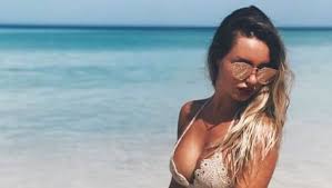 Adela smajic streichelt mischa mayers gesicht. Das Sagen Die Bachelorettes Und Bachelors Zu Adela Smajic Blick