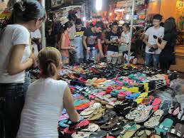 It is located around jalan chow kit (chow kit road) and is enclosed by the parallel streets of jalan raja laut and jalan tuanku abdul rahman. Chow Kit Night Market Chow Kit Road Kuala Lumpur Facebook