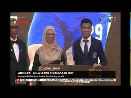 Berikut senarai kelab dan pemenang anugerah tersebut. 16 Nov 2019 N1 Anugerah Bola Sepak Kebangsaan 2019 Muhammad Safawi Rasid Dinobat Pemain Paling Bern Youtube