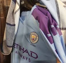 Page facebook officielle de la communauté francophone de manchester city. Tenue De Manchester City 2020