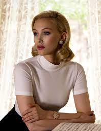 Sarah Gadon Sarah Gadon Classy Hairstyles Sarah