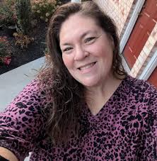 I've passed this old house a few time and finally took the time to stop and  check it out yesterday. On Schoolhouse Road in Montgomery County, near  Souderton. Photos taken 3/22/25