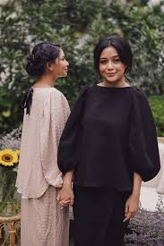 As eid is around the corner in this article you can explore new pakistani eid dresses 2021 for girls therefore fashion glint comes up with its striking eid dress collection so that you can get some eid. Eid 2021 Baju Raya Fashion With A Hint Of French Romanticism
