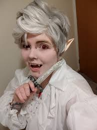 Please be kind 🫡❤️ I did a cosplay test of Astarion and wanted to share it  as I actually really like how it turned out ! Still needs a lot of work