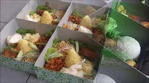 Ini juga melayani catering harian, aqiqah, dan catering untuk mahasiswa lainnya. 085 290 430 430 Catering Snack Box Dan Nasi Kotak Di Semarang Bpi Ngaliyan Youtube