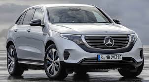 Http Wheelz Me Mercedes Benz Eqc مرسيدس بنز إي كيو سي 2020 أس يو في كهربائية رياضية بإمضاء أعرق مصن ع سيارات عبر الت Mercedes Benz Mercedes Car Mercedes