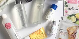 Treating multiple skin types at once—oily skin, dry skin, sensitive skin—requires an effective skincare routine, designed specifically for combination you can determine whether you have combination skin by observing your skin in its natural state. Summer Skincare Routine For Dry Skin Vs Oily Skin The Kraze