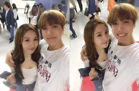 Someone leak the images of jhope, tae, her & her fiancé. Ig Jhope Sister S Friends Took Selca With Him And Jungkook V Jimin ë°©íƒ„ì†Œë…„ë‹¨ì‚¬ëž'í•´ ë°©íƒ„ì†Œë…„ë‹¨ Instagram Com Usun E Bangtan Boys Jhopes Sister Jhope