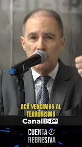 Diego de la Torre: se consumen 600 millones de litros de tequila y 35 de  pisco, hagamos que James Bond se tome un pisco sour. #CuentaRegresiva  #riqueza #pisco #tequila #empresarios