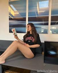 من بعد از رابطه جنسی با اسباب بازی هایم آلت تناسلی را پر از بزاق گذاشتم