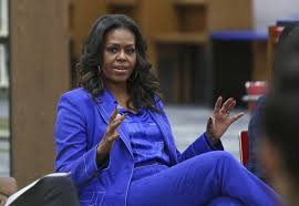 Und mit ihm die usa und die internationale politik. Michelle Obama Rechnet In Ihrem Buch Mit Donald Trump Ab
