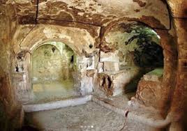 Dengan kekuasan allah, dia menidurkan sekelompok pemuda yaitu ashabul kahfi. Gua Ashabul Kahfi Wisata Religi Kisah 7 Pemuda Tertidur Selama 309 Tahun Okezone Travel