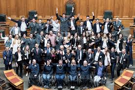 Als der tschechoslowakische mittelstreckenläufer emil zatopek der star der spiele war und das deutsche bundesland saarland eine eigene delegation stellte. Schweizer Olympia Helden Im Bundeshaus Empfangen 1815 Ch