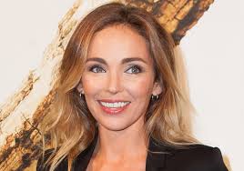 She is an actress, known for zodiaque (2004), highlander (1992) and la soif de vivre (2017). Les Plus Belles Coiffures De Claire Keim Elle