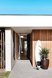 Maybe you would like to learn more about one of these? Mid Century Architecture Let S Fall In Love With The Most Amazing Mid Century Modern Interior Desig Modern Beach House Beach House Exterior Beach House Design