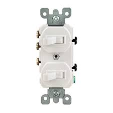 The ground wire is pigtailed with a wire connector at the switch boxes and the ceiling box. Leviton 15 Amp Duplex Style Single Pole 3 Way Ac Combination Toggle Light Switch White R62 05241 0ws The Home Depot