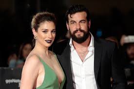 Mario casas blanca suarez.el barco. Blanca Suarez Y Mario Casas Toda La Historia Detras De La Pareja Del Momento
