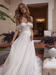 Collezione 2019 Abiti Da Sposa By Giovanna Sbiroli Wedding Dresses Lace Applique Wedding Dress Mermaid Style Wedding Dress
