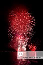 Juli wird abgesagt, teilt das schaffhauser baudepartement mit. 10578935 Erste August Feuerwerk Licht Effekt Rheinfall Schaffhausen Schweiz Europa