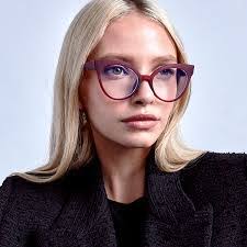 Ruth Ruby's Instagram, Twitter & Facebook