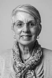 Kim Glick's Instagram, Twitter & Facebook