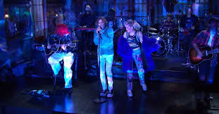 The singer shared a series of photos on instagram of himself and miley, 28, at a recording studio in los angeles. 8idsrkbxqhd Tm