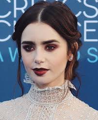 Pin By Mavi Ruya On Makyaj Fikirleri Lily Collins Hair Lily Collins Makeup Vampy Makeup