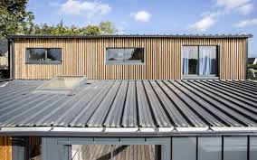 Isolation Exterieure D Une Maison Containers Trelivan 22 En 2020 Maison Container Isolation Exterieure Maison Isolation Exterieur