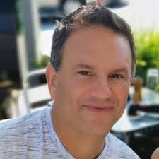 Tom Popper (@TravelPoppy)