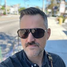 Aaron Abramov's Instagram, Twitter & Facebook