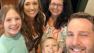 Laura Eifert's Instagram, Twitter & Facebook