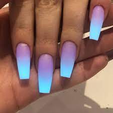 Las uñas acrilicas se forman por la combinación de un polímero en polvo y un liquido especial. Glowing Nails Follow Nailsviibes By Majadoesnails Pampernailgallery Coffinnails Nailaddict Manicura De Unas Unas Postizas De Gel Unas De Maquillaje