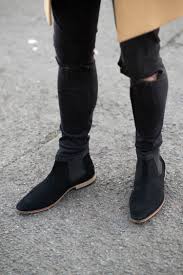 Chelsea boots voor heren zijn trendy! Kurt Geiger Black Suede Chelsea Boots Ripped Black Skinny Jeans Men Your Average Guy
