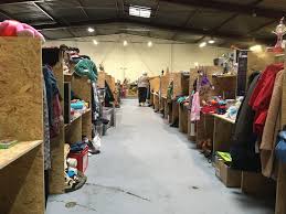 Tous ont serré les coudes pour accueillir les retardataires. Une Deuxieme Brocante Permanente A Ouvert Ses Portes A Camon