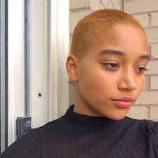 68 9k Likes 274 Comments Amandla Amandlastenberg On Instagram Feeling Dangerous Short Hair Styles Short Natural Hair Styles Bald Hair