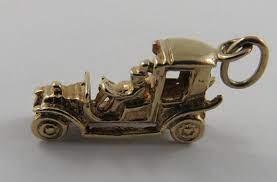 Old Fashioned Car With Driver 9k Gold Vintage Charm For Etsy Old Fashioned Cars Vintage Charms Plain Jewelry
