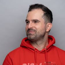 Learn about the Mentors helping entrepreneurs in our program