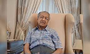Mahathir mohamad at che det on november 23, 2015 1. Hard Work Will Heal Country S Economy Faster Says Tun M
