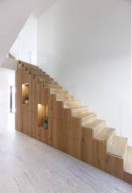 Raumlosung Aus Einem Guss In 2020 Einbauschrank Treppe Einbauschrank Treppe