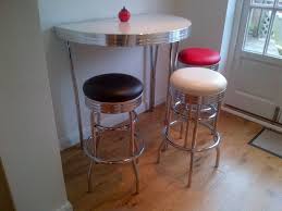This coffee table was cut in half and then repurposed as a pair of benches for the entryway. Pin On American Diner Kitchen Stools